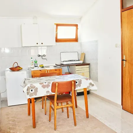 Niko Id:0008 Apartman Póla